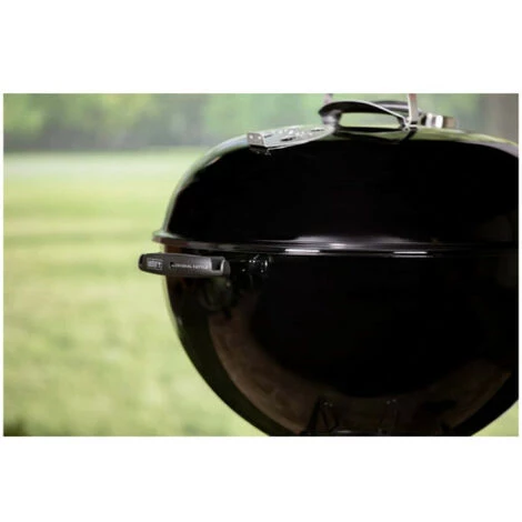 Pack WEBER Barbecue à Charbon Original Kettle E-5710 57cm - Sac De Charbon - Copeaux Porc - Nettoyant - Grattoir De Cuve - Noir – Image 3